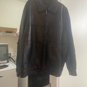 Roundtree & Yorke Black Leather Bomber Jacket